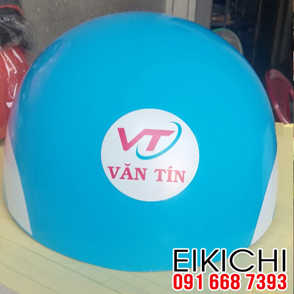 Cửa hàng Văn Tín đặt làm nón bảo hiểm tặng khách hàng giá rẻ